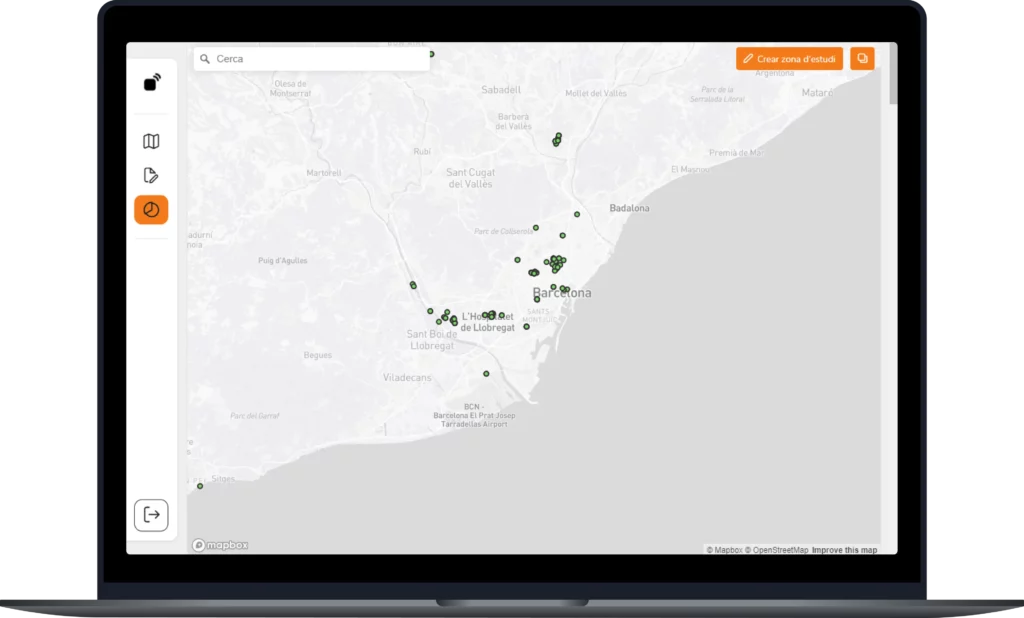 Ordenador mostrando el dashboard de soundcollect